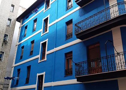 REFORMAS JK RODRIGUEZ edificio de color azul